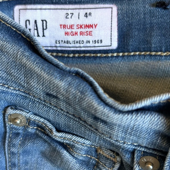 GAP True Skinny High Rise Jeans - Picture 2 of 6
